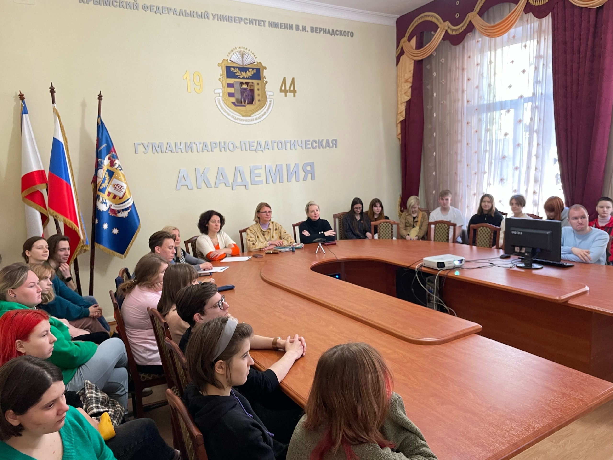 Состоялся мастер-класс, посвященный монументальной живописи